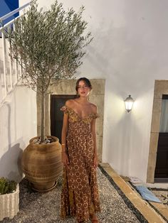 Fancy Vacation Outfits, Sicily Italy Outfits, Sicily Outfits, Tuscany Outfits, Portugal Outfits, Spanish Outfits, Water Movement, Honeymoon Outfits, Italy Outfits