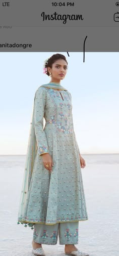 Pakistani Clothes Design, Clothes Pakistani, Pakistan Dress, Pakistani Clothes, Ethnic Outfits, Pakistani Bridal Wear, Indian Couture, Design Clothes, Ethnic Dress