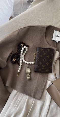 Mode Inspo, Mode Vintage, Vuitton Bag, Winter Fashion Outfits, Fall Winter Outfits, Outfits Casuales, Girly Things, Classy Outfits, Modest Fashion