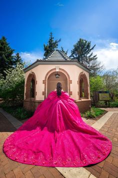 Fuchsia Quinceanera Dress, Hot Pink Quince Dress, Orange Quince Dresses, Hot Pink Quinceanera Dresses, Quince Photoshoot Ideas, Light Blue Quince, Quince Planning, Xv Dresses, Sweet 15 Party Ideas Quinceanera