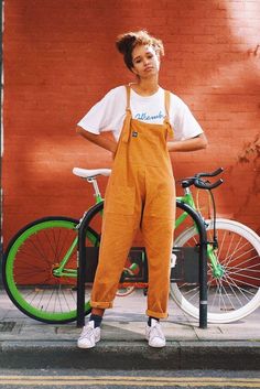 Cute Dungarees, Robes Vintage, Look Retro, Mode Inspo, Mode Vintage, Look Casual, Looks Style, Mode Inspiration, Dungarees