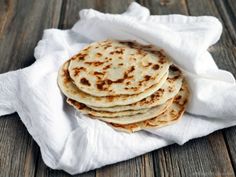 three different types of flatbreads on a white napkin with the words 3 ingredient palen