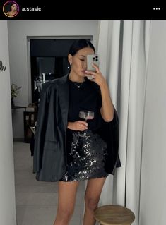 Easy New Years Outfit, Black Hen Do Outfit, Nye Outfit Inspo 2024, Party Season Outfit, New Year’s Eve Outfits For The Cold, Nye Party Outfit Ideas, Sylwester Outfit New Years, Winter Casino Outfit, Jean New Years Eve Outfit