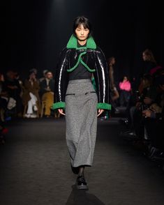 Massimo Giorgetti (@massimogiorgetti) • Instagram-foto's en -video's Instagram Look, Fall Winter 2024, Winter 2024, Instagram Foto, The Voice, Fall Winter, Skirt