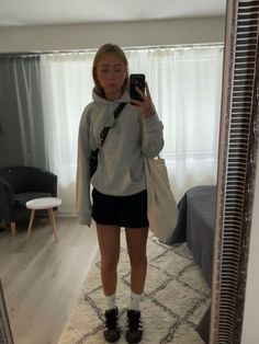 Emily Kosicheck, First Date Outfit Ideas Summer, Aesthetic Clothes School, Vintage Crewneck Outfit, Sommer Outfit Inspo, Superstars Outfit, Everyday Outfits College, Copenhagen Outfit, Black Mini Skirt Outfit