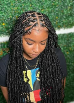 Small Mid Back Butterfly Locs, Small Soft Locs Hairstyles, Softlocs Hairstyle Styles, Middle Part Faux Locs, Protective Hairstyles Faux Locs, Middle Part Soft Locs, Med Soft Locs, Weave Locs, Knotless Soft Locs Hairstyles