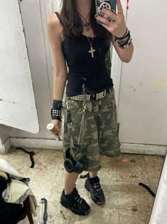 Alternative Street Fashion, Aesthetic Outfits Alt, Alt Fits Summer, Punk Rock Girl Aesthetic, Grunge Outfits For Summer, Punk Rock Aesthetic Outfits, Grunge Fashion Summer, Alt Outfits Summer, Alt Aesthetic Outfits