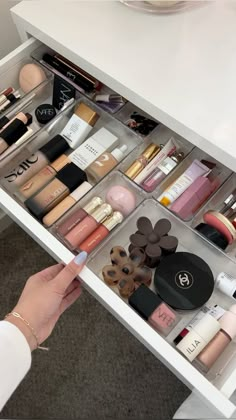 grwm, makeup, grwm, skinare, clean skin, glass skin, girly aesthetics, rich girl skincare, dream girl, girly aesthetics, gisou, self care, rare beauty, makeup bag, gisou, beauty, glossier, Makeup Beauty Room, Facial Tools, Drawer Organization, Makeup Organization Vanity, Vanity Drawers, Eternal Youth