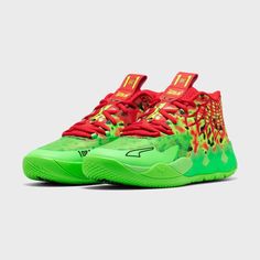 the nike zoom basketball shoe in green and red is on sale for just $ 99