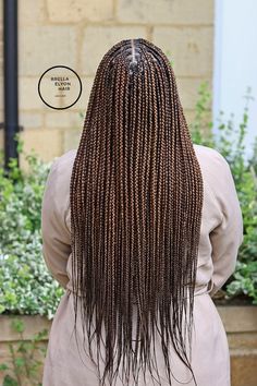 Dreadlocks Hairstyles, Natural Hair Bun Styles, Peekaboo Hair, Braiding Styles, Bob Braids, Hair Business, Bun Styles, Girl Braids