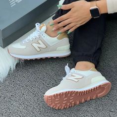 New Balance Tennis Shoes Women, Popular Womens Shoes 2023, Trendy Tennis Shoes Women 2023, Nurse Shoes Aesthetic, Women’s New Balance Shoes, Popular Shoes 2023, New Balance Platform Sneakers, New Balance Platform, Trendy Tennis Shoes