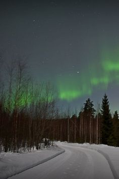 an image of the aurora bore in the sky