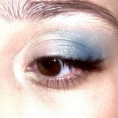 #eyeshadow #makeup #ideas Simple Makeup Looks Blue Eyeshadow, Blue White Eyeshadow, Clear Winter Makeup Looks, Casual Blue Eyeshadow, Simple Eyeshadow Colorful, Blue Eyeshadow Subtle, Alice In Wonderland Makeup Ideas Simple, Simple Eye Makeup Blue, Ice Queen Makeup Simple