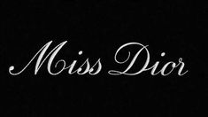 18/10/2022 Dark Feminine Black And White, Pretty When I Cry, Dior Aesthetic, Dior Girl, Nyc Girl, Black And White Aesthetic, Miss Dior, Black Swan, Nassau