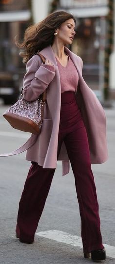 Trendy Fall Outfits, Pink Coat, Looks Chic, Work Outfits Women, Style Mistakes, Professional Outfits, Fall Fashion Trends, Classy Women