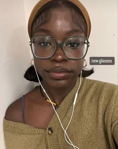 Aesthetic Glasses Frames Round Face, Big Glasses Frames, Glasses Inspo, Glasses For Round Faces, Fun Glasses, Glasses Ideas, Real Eyes, Digital Wardrobe