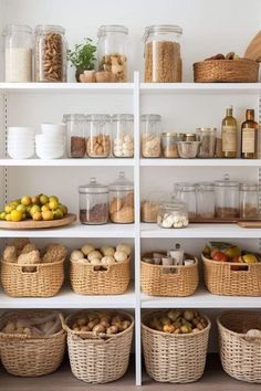 Open Pantry Cabinet Ideas, Home Organisation Aesthetic, Pantry Snack Ideas, Pasta Organization, Neutral Kitchen Inspiration, Small Home Storage, Home Must Haves, Home Ideas Kitchen