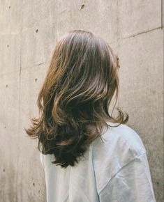 Wavy Haircuts Medium, Wavy Layered Hair, Layered Thick Hair, Medium Length Wavy Hair, Thick Hair Styles Medium, Thick Wavy Hair, Hair With Layers, Medium Layered Hair, Medium Length Hair With Layers