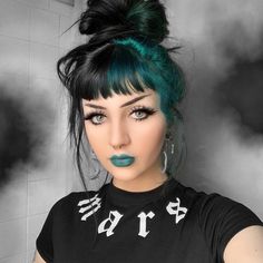 Half And Half Hair, Split Dye, Split Dyed Hair, Teal Hair, Split Hair, Grey Hair Color, Trending Hairstyles, Hair Dye Colors, Hair Color Balayage