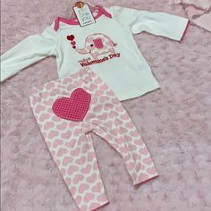 New With Tags Girls Carter’s My 1st Valentine’s Day Outfit Box6 Cute Cotton Sets For Daycare, Cute Pink Playtime Sets, Day Outfit, Matching Sets, Outfit Of The Day, Kids Shop, Cream, Tags, Pink