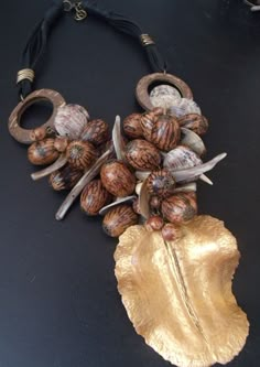 Patricia Moura Biojoias- Semente de jacarandá, coco, madrepérola, paxiubinha Beach Stones Jewelry, Ethno Style, Rope Jewelry, Organic Jewelry, Handmade Jewelry Necklace, Wooden Necklace, Handmade Jewelry Diy, Nature Jewelry