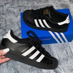 Size: 3 Y Worn: Twice! Come With Original Box! Leather Upper, Fits Perfectly, Very Comfortable With Lace Closure Casual, Comfortable To Wear As It Matches Many Outfits. Adidas Superstar Black, Adidas Shoes Superstar, Type Shi, Superstars Shoes, Swag Shoes, Shoes Adidas, Club Design, Adidas Superstar Sneaker, Dream Shoes