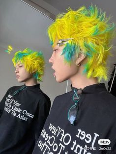 Unique Dyed Hair Color Trends, Dyed Pixie Cut, Dyed Hair Inspiration, Hair Inspiration Short, Photographie Portrait Inspiration, Punk Hair, Pretty Hair Color, Haircut And Color, Yellow Hair