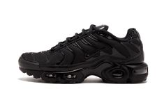 Triple Black Shoes, Nike Air Max Black, Dr Shoes, Nike Tn, Baskets Nike, Nike Air Max Tn, Max Black, Stadium Goods, Nike Air Max Plus