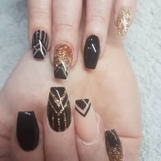 Nails 1920s Style, Flapper Nails Gatsby, Gatsby Nail Art, 1920s Nail Art, Art Deco Acrylic Nails, Roaring 20s Nails 1920s Style, Roaring 20s Nail Ideas, 1920s Inspired Nails, Great Gatsby Nails 1920s