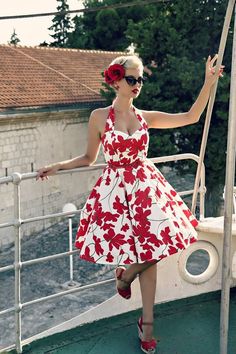 http://amzn.to/2w4NaIM Moda Pin Up, Vestidos Pin Up, 50s Pinup, Floral Bridesmaid Dresses