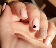 Disney Dip Nail Designs, Disney Nail Inspo Simple, Disneyland Nail Ideas, Simple Mickey Mouse Nails, Disney Nail Ideas Simple, Simple Disney Nails Short, Neutral Disney Nails, Simple Disney Nail Designs, Short Disney Nails