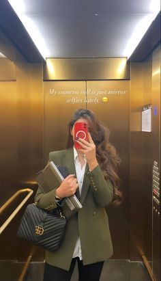 Law Style Women, Insta Stories For Business, Lawyer Instagram Story, Business Fits Aesthetic, New Job Instagram Story, Lawyer Office Aesthetic, Lawyer Style Women, Lawyer Woman Aesthetic Outfit, Work Mode On Quotes