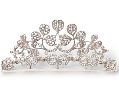 Duchess of Genoa's clover tiara crown, Vintage 925 sterling silver cz zircon clover tiara , royal tiara replica, queen jewellery, wedding  Metal Purity: 925 Metal Wt: 90.00Grams stone Type: CZ zircon   stone Color: white  Stone  Clarity: AAA Stone Cut: Brilliant cut  stone Shape: Round  stone Wt:15.10 Ctw Product Color:  Gold Rhodium Plated on Sterling Silver Diamond Diadem, Tiara Royal, Jewelry Vault, Vintage Tiara, Tiaras Jewellery, Real Princess, Queen Jewelry, Royal Tiaras, Jewellery Wedding