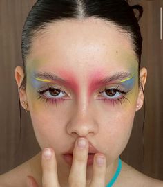 Pink Alien Makeup, Funky Eyeshadow, Funky Makeup Looks, Conceptual Makeup, Plant Makeup, Bleached Brows, Rainbow Eye Makeup, Alien Makeup, Funky Makeup