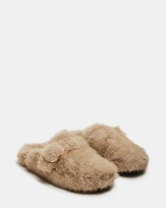 Slipper Outfit, Ugg Ugg, Slippers Outfit, Baddie Vibes, Cabin Trip, Fur Heels, Slouch Socks, Faux Fur Slippers, Inspo Board