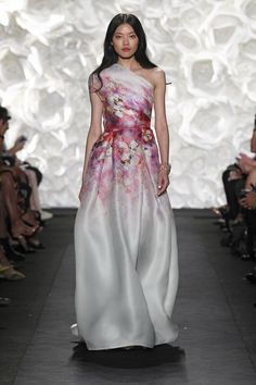 Floral print; simple gown - by Naeem Khan. Lovely! Printed Wedding Dress, Naeem Khan, Spring Summer 2015, Types Of Dresses, Beautiful Gowns, Summer 2015, Fashion Week Spring