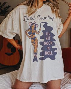 Lil Bit Country Tee – DixieHartDesigns Hipster Concert Outfit Summer, Cowgirl Era, Tee Shirt Outfit, Funky Shirts, Country Tees, Cute Shirt Designs, Comfort Colors Tee, Western Outfits, Concert Outfit