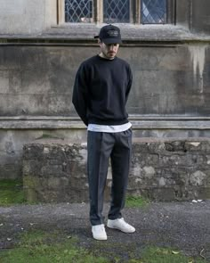 Black Sweater Outfit Men, Grey Sweatshirt Outfit Men, Black Sweater Outfit, Fashion Outfits Men, Smart Casual Menswear