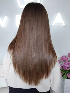 Haircuts For Long Hair Straight, Shape Haircut, V Cut Hair, V Shaped Haircut, Brown Straight Hair, Brown Hair Looks, Extension Hair, Hair Inspiration Long, Straight Hair Cuts