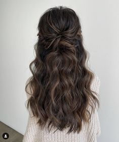 Boho Bridal Wedding Hair, Brunette Hairstyles Prom, Half Up Wedding Hair Brown, Bride Hairstyles For Brunettes, Bridesmaid Hairstyles For Brown Hair, Half Up Half Down Wedding Bridesmaid Hair, Prom Hair Styles Brunette, Bridesmaid Hairstyles Down Brown Hair, Hairstyles For Bridesmaids Down Curls