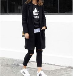 Street style// @_hollyt looking stylish as always. . #rippedjeans #blackonblack #sukiistore #adidas #streetfashion #streetstyle #sukiifashion . 📷 @_hollyt Fall Dressy, Fashion Runway Show, Random Style, Looks Black