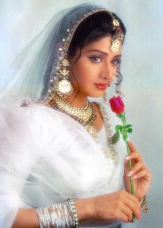 #SRIDEVI  #FirstFemaleSuperstar Mumtaz Mahal, 90s Bollywood Fashion, Iconic Beauty, Indian Princess, Retro Bollywood, Girls Magazine, Vintage Bollywood, Princess Dresses, Indian Aesthetic