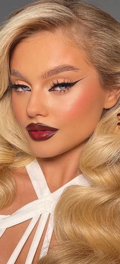 New Years Makeup Ideas Creative, Fashion Editorial Eye Makeup, Mua Aesthetic, 1920s Inspired Makeup, Editorial Eye Makeup High Fashion, Editorial Makeup Looks Avant Garde, White Avant Garde Makeup, Seductive Makeup, Red Lip Editorial Makeup