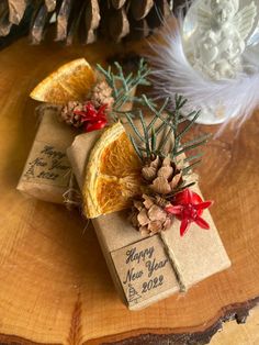 New Year Soap Gifts, Personalized Scented Soaps, Mass Guest Favors, Christmas Favors A beautiful and unique natural soap for special occasions or daily use. This is high quality natural soap, 100% Made by hand. It provides both visual presentation and hygiene by wrapping it in kraft paper. We combined it for you for Christmas. You can customize whatever you want. If you have other questions, feel free to write to me, I will be happy to assist you. Christmas Soap Target, Soap Gift Baskets For Christmas, Scented Christmas Gifts, Soap Packaging Christmas, Soap Making Christmas, Soap Christmas Gifts, Hand Soap Christmas Gifts, Christmas Soap Packaging Ideas, Christmas Gifts For Guests