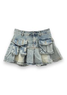 Pleated denim mini skirt Cargo Design, Style Casual Chic, Simple Trendy Outfits, Cute Everyday Outfits, Clothing Stores, Baddie Outfits Casual, Cute Simple Outfits