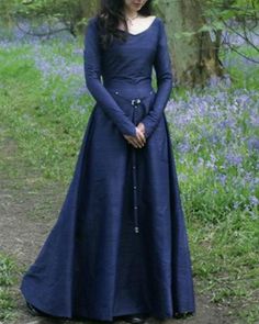 Classical Medieval Long Sleeve Round Neck Slim Ladies Dress Medieval Maiden, Plain Maxi Dress, Witch Dress, Medieval Dress, Medieval Clothing, Dress Halloween Costume, Rockabilly Dress, Maxi Dress Navy, Vestidos Vintage