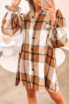 Lisa Fischer, Glamour Outfit, Plaid Dress Shirt, Long Sleeve Plaid Shirt, Khaki Dress, Flounce Sleeve, Ruffled Sleeves, Daily Dress, Neck Ruffle