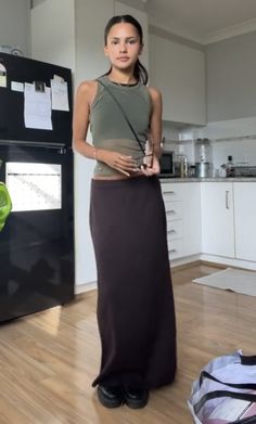 Stile Kendall Jenner, Skandinavian Fashion, Estilo Hippie, Maxi Skirt Outfits, Cooler Look, Looks Street Style, Mode Inspo, Maxi Skirts, 가을 패션