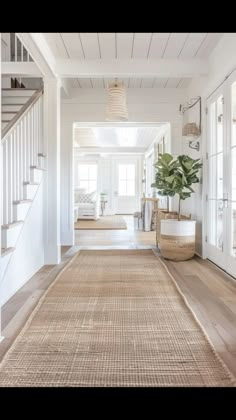 Neutral Coastal Decor, Cape House, Coastal Modern, Modern Beach House, Beach House Ideas