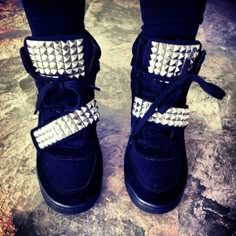 Nice kicks! I Follow Back, Women Fashion Accessories, Archive Fashion, Follow Back, Indie Sleaze, Studded Boots, Wedge Sneakers